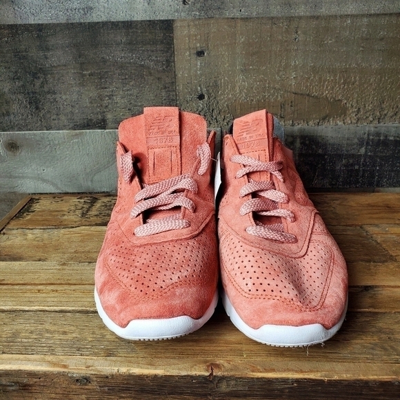 New Balance ML1978 Pink Suede Vibram Sole Trainers \'Dusted Peach\' main image 10